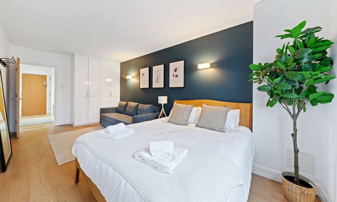 Haverstock Apartamento | Modern & Central Camden Town Flat! Sleeps 8