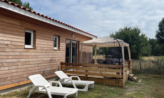 Hourtin Chalet De Esquí | Modern chalet 100 m from cycle paths, ideal for families or couples. Pets ok