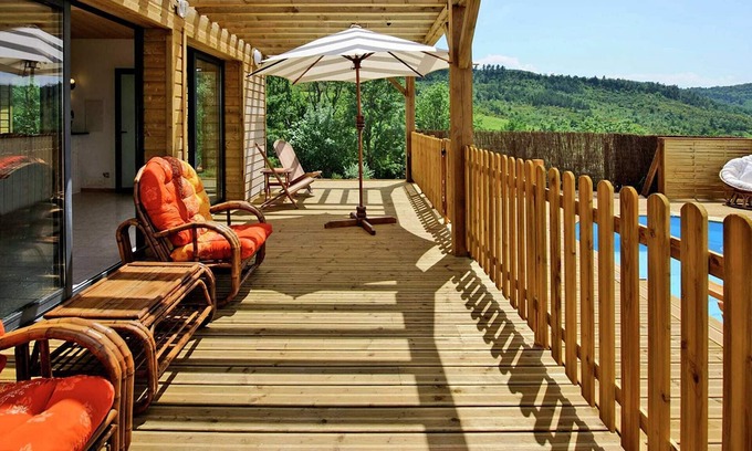 Roquetaillade Chalet De Esquí | Chalet moderno en Roquetaillade con piscina