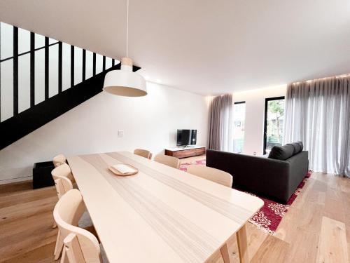 East Flatbush Apartamento | Modern, Charming, Spacious 3-Bedroom Retreat in Brooklyn with Rem-casa