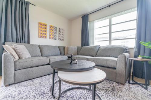 Survey Creek Apartamento | Modern Chic Getaway - Sleeps 11 - Palmwavestays
