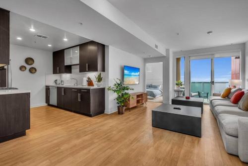 Downtown Apartamento | Modern & chic in Heart of Downtown Santa Monica
