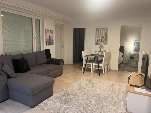 Tikkurila Apartamento | Modern city apartment with Sauna nearby the Airport