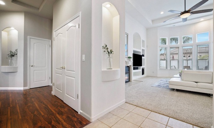 Clovis Casa | Modern Clovis Estate 2/Pool - PROF. CLEANED