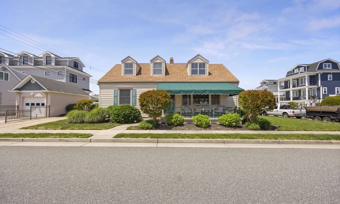 Margate City Casa | Modern Coastal Living in Margate!