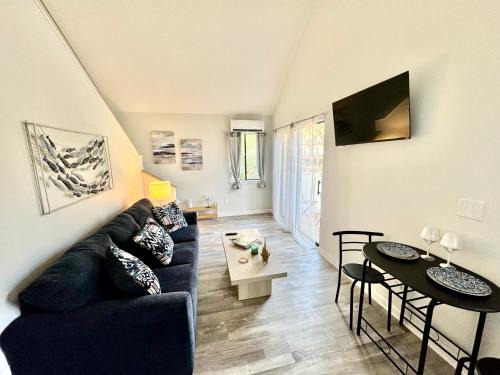 Ocean Ridge Casa | Modern Coastal Retreat Near the Beach and Golf - Sleeps 4