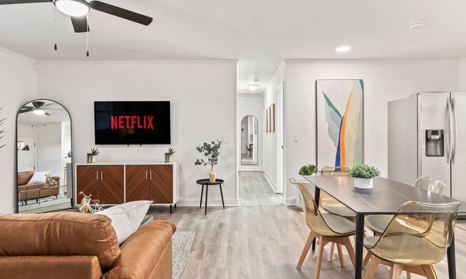Fortson Casa | Modern & Comfy ~ 15mins to Downtown ~ Queen Beds!