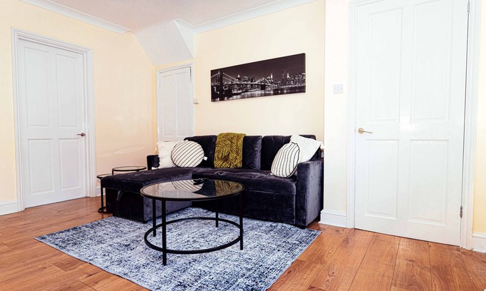 Hatfield Casa | Modern,comfy 2 Bedroom House in Hatfield, Town Centre, Free Parking!