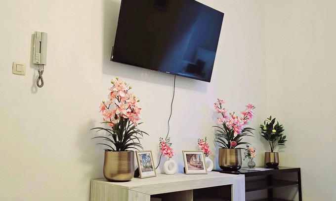 Brussels Apartamento | Modern & comfy oasis in city.