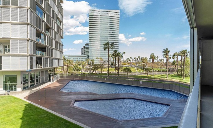 Diagonal Mar i el Front Maritim del Poblenou Apartamento | Modern complex Diagonal Mar /Parking & Pool