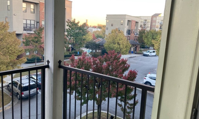 West End Condominio | Modern condo downtown gym/pool/free parking