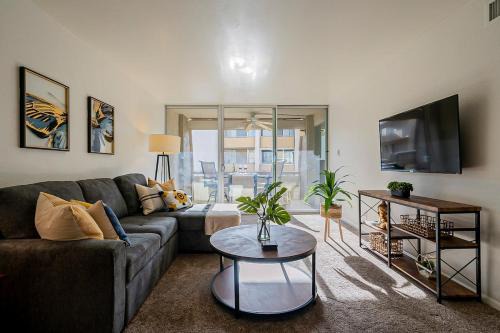 South Scottsdale Apartamento | Modern Condo - Get to Old Town in Minutes!