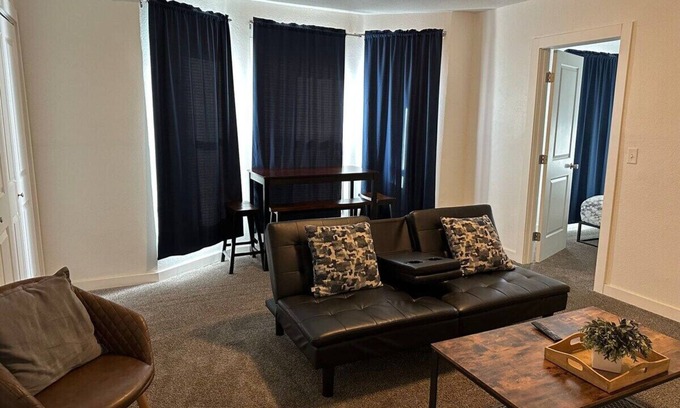 West Central Condominio | Condo actualizado # 4! Cerca de todo el centro !!