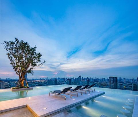 Phra Khanong Nuea Apartamento | Modern condo nr BTS ONNUT WIFI