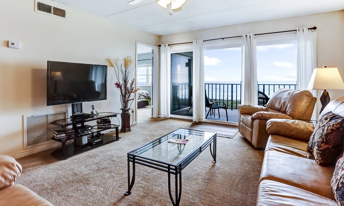 Fernandina Beach Condominio | Modern Condo with wonderful view of the Atlantic, Oceanside Pool and Short Walk to the Beach by RedAwning