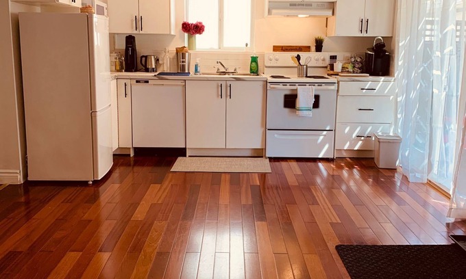 Willoughby Casa | Modern, Contemporary 1 BR Garden Suite