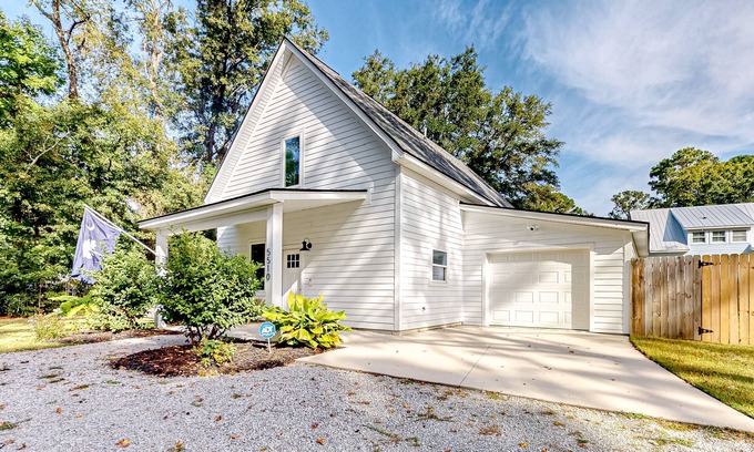 Johns Island Casa | Modern cottage with all-new interior, patio, AC, & W/D - near beaches & golf
