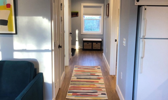 Westford Cabaña | Modern cottage with Screened in Porch, close to Biking, Skiing and Burlington.