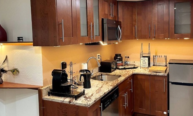Newton Corner Casa | Modern Cozy 1br Apt WiFi EV near Boston Ⓣ BC