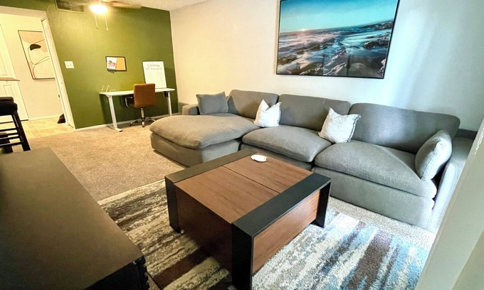 Brandon Apartamento | Modern & Cozy Apt Tampa! - Great location W/D, Full Kitchen, Toiletries included