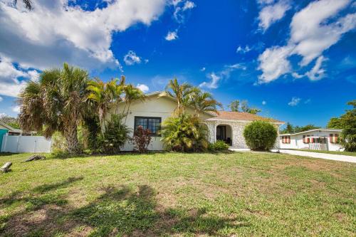 Englewood South Casa | Modern Cozy House 4 min From Englewood Beach