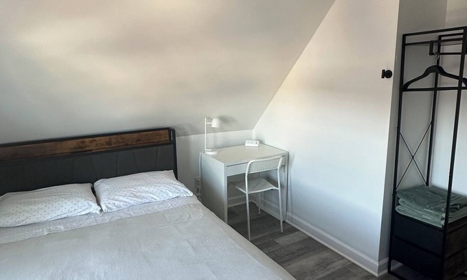 Queens Casa | Modern & cozy Room in Queens nearTrain 4long stays