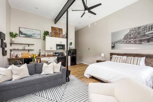 Traverse City Apartamento | Modern & Cozy Studio Walk to Downtown & Beach