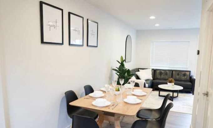 Everett Casa | Modern&Cozy townhome w/Cent. AC