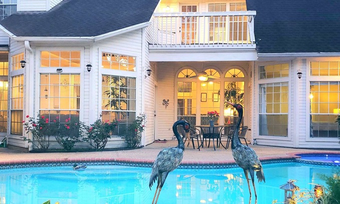 Barker Casa | Modern Custom Home in Prestigious Champions Golf Club Community