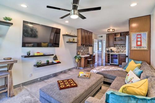 Desert Hot Springs Apartamento | Modern Desert Hot Springs Condo with Pool Access!