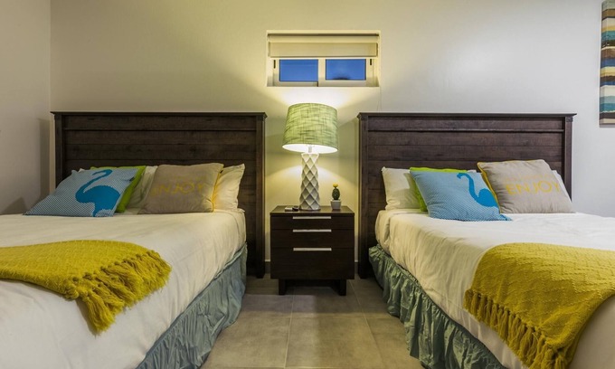 Kamay Apartamento | Modern Design Studio w/ Two Double Beds & Pool