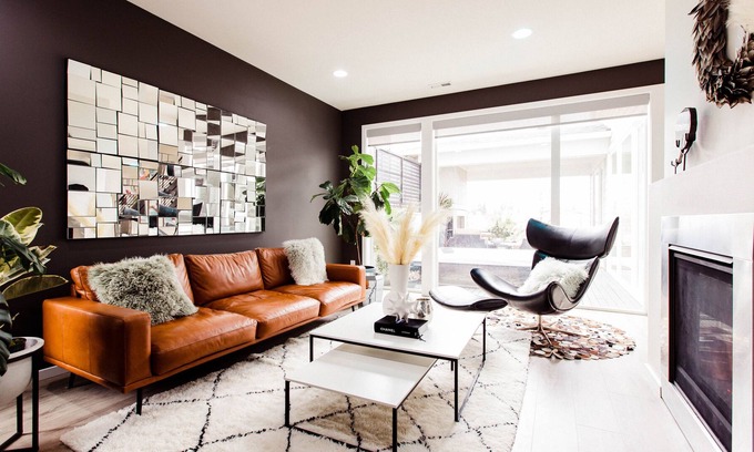 Auburn Casa | Modern Designer Home with Hot Tub, Deck, WIFI, Grill & Garden Views