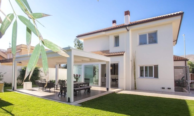 Mondello Villa | Chalet moderno cerca de la playa de Mondello