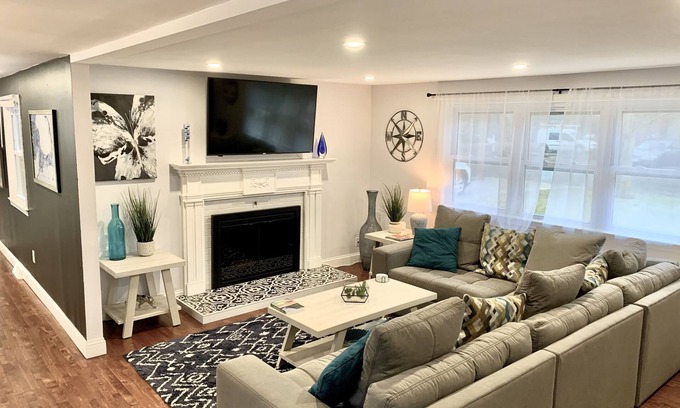 South Yarmouth Casa | Modern, Dog-Friendly, 4 Bedroom, 2 Bath Home
