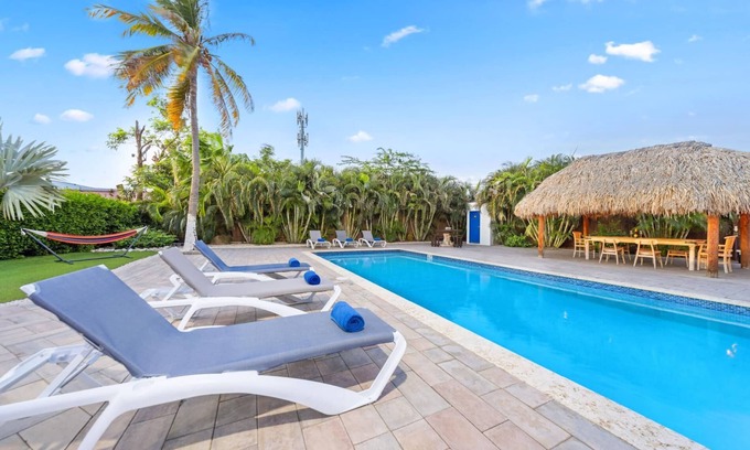 Kamay Apartamento | Modern Double Apt w/ Pool View -Minutes to Beaches