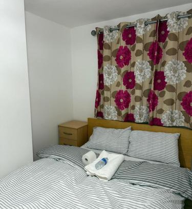Dartford Casa | Modern double bed - Central Dartford