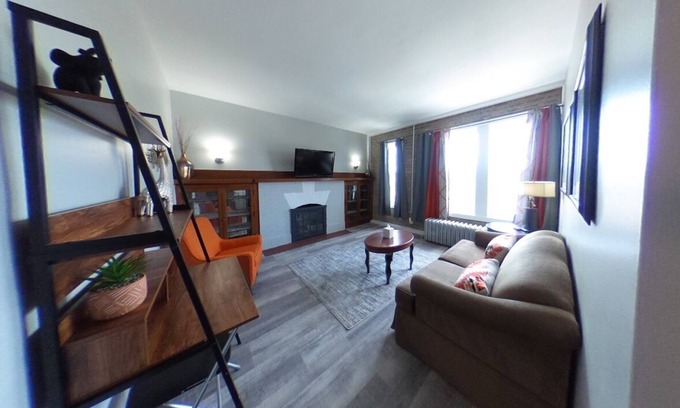 Whiting Apartamento | Modern Downtown 1 Bedroom 5 min from the Beach!