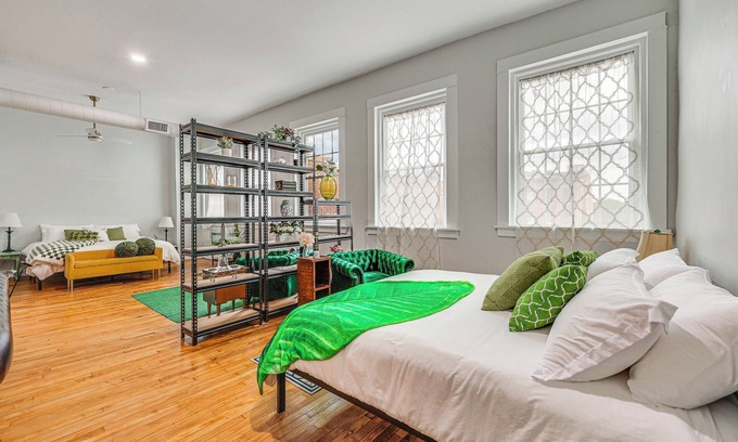 Downtown Apartamento | Modern Downtown Studio - Walk to Augusta Common!