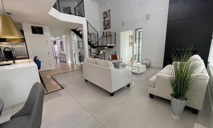 Brighton Casa | Modern Dream House