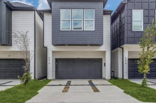 Greater East End Casa | Modern East Downtown Home