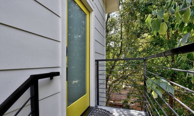Blackshear-Prospect Hill Apartamento | Modern East Side 1BR Apartment