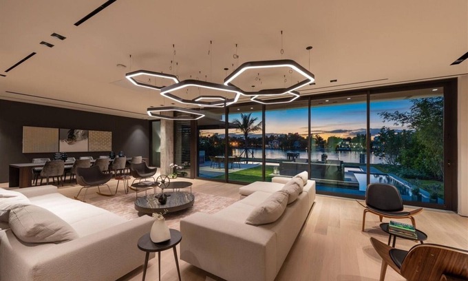 Seybold Villa | Modern Elegance 5BR waterfront Smart Home heated pool & Jacuzzi on Miami Beach!