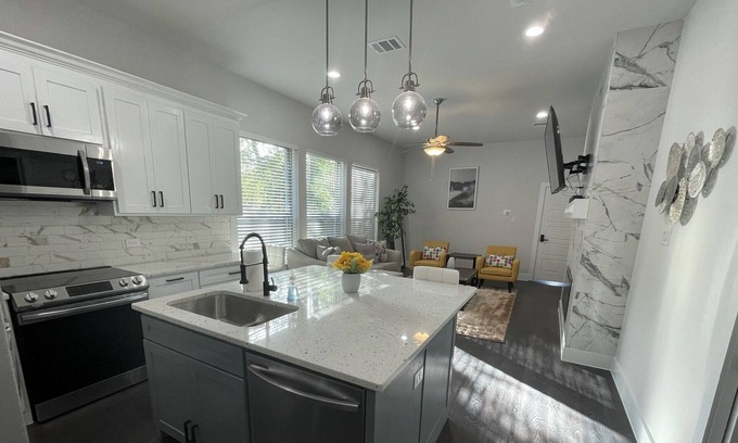 Oak Cliff Casa | Modern Elegant Duplex Home: 3 bedrooms and 2 baths