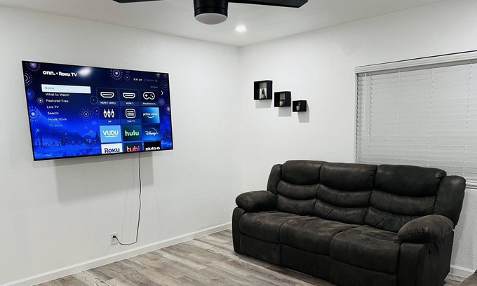 Eloy Casa | Modern| Eloy| SkyDive| Near I10