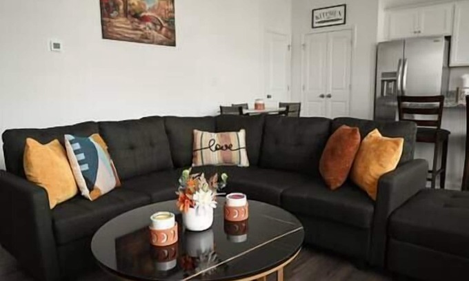 Pendergrass Casa | CozyTownhome near Chateau Elan/Road Atlanta