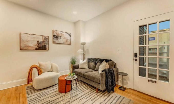 Stroudsburg Apartamento | Modern Escape Steps from Downtown Stroudsburg