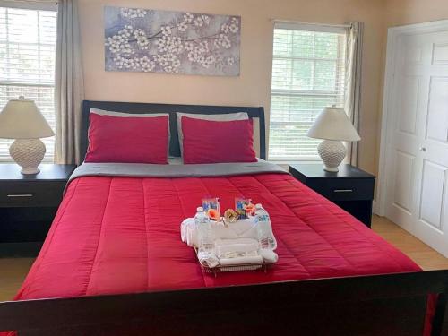 Hybla Valley Casa | Modern Executive Master Bedroom