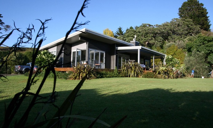 Kuaotunu Casa | Moderno, apto para familias Playa Bach - Kuaotunu (BYO LINEN)