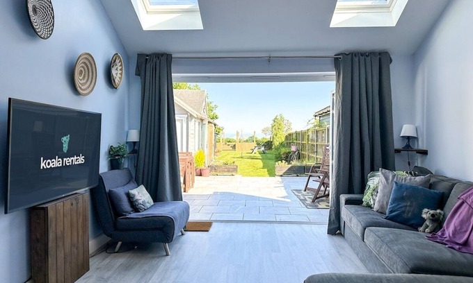Herne Bay Casa | Modern Family Home near Reculver | Pets Welcome!