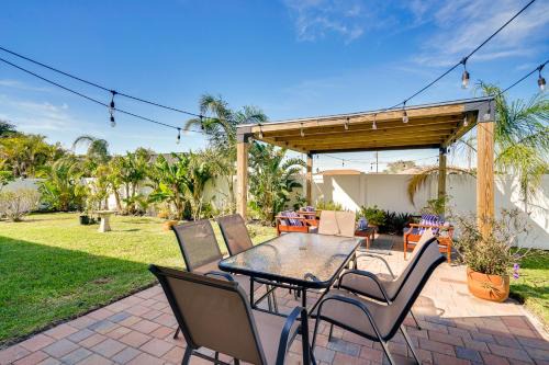 Diplomat Casa | Modern Family Home with Patio and Yard in Cape Coral!
